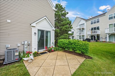 Tiny photo for 327 Gazebo Lane, Lombard, IL 60148 (MLS # 12649646)