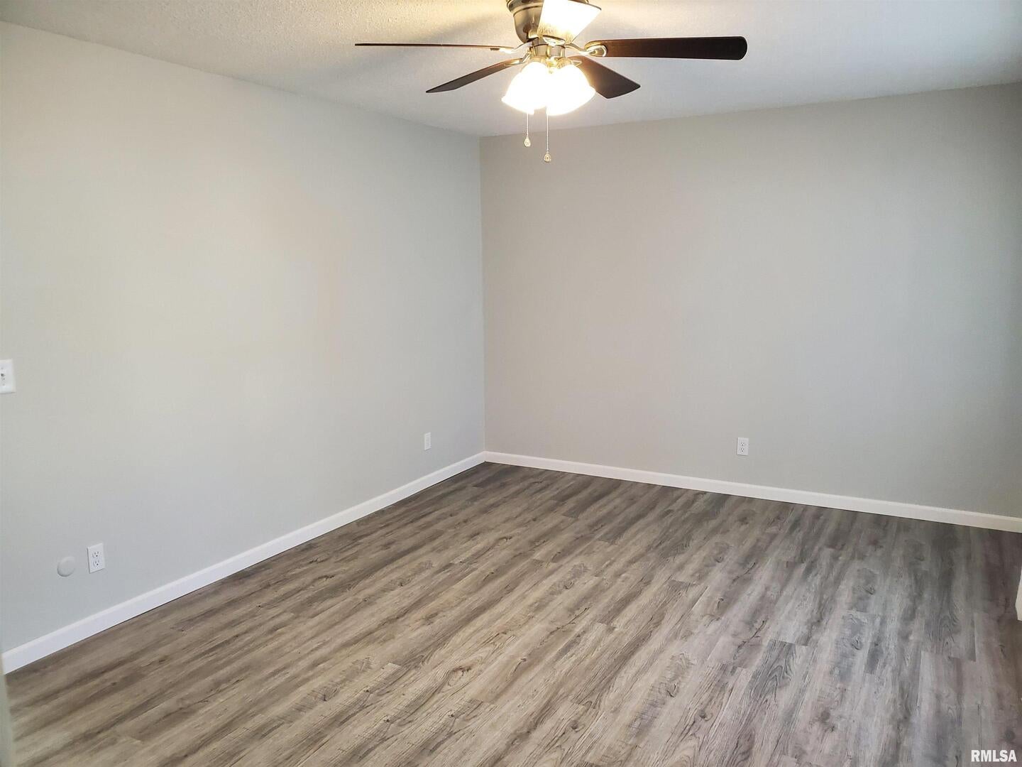 2211 WAVELAND Drive