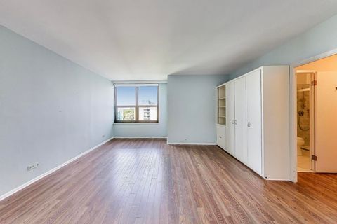 Tiny photo for 1616 Sheridan Road #9H, Wilmette, IL 60091 (MLS # 12468953)