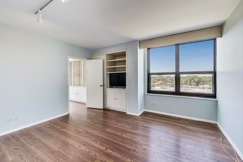 Tiny photo for 1616 Sheridan Road #9H, Wilmette, IL 60091 (MLS # 12468953)