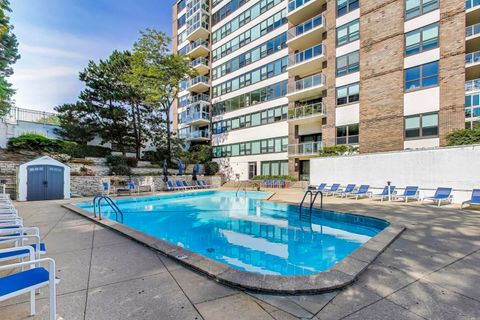 Tiny photo for 1616 Sheridan Road #9H, Wilmette, IL 60091 (MLS # 12468953)