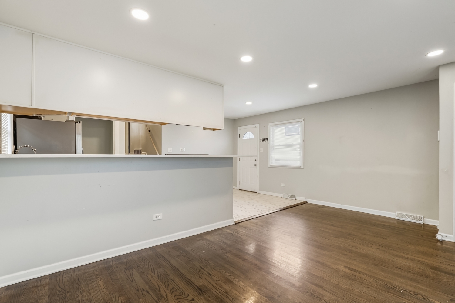 16037 Marshfield Avenue