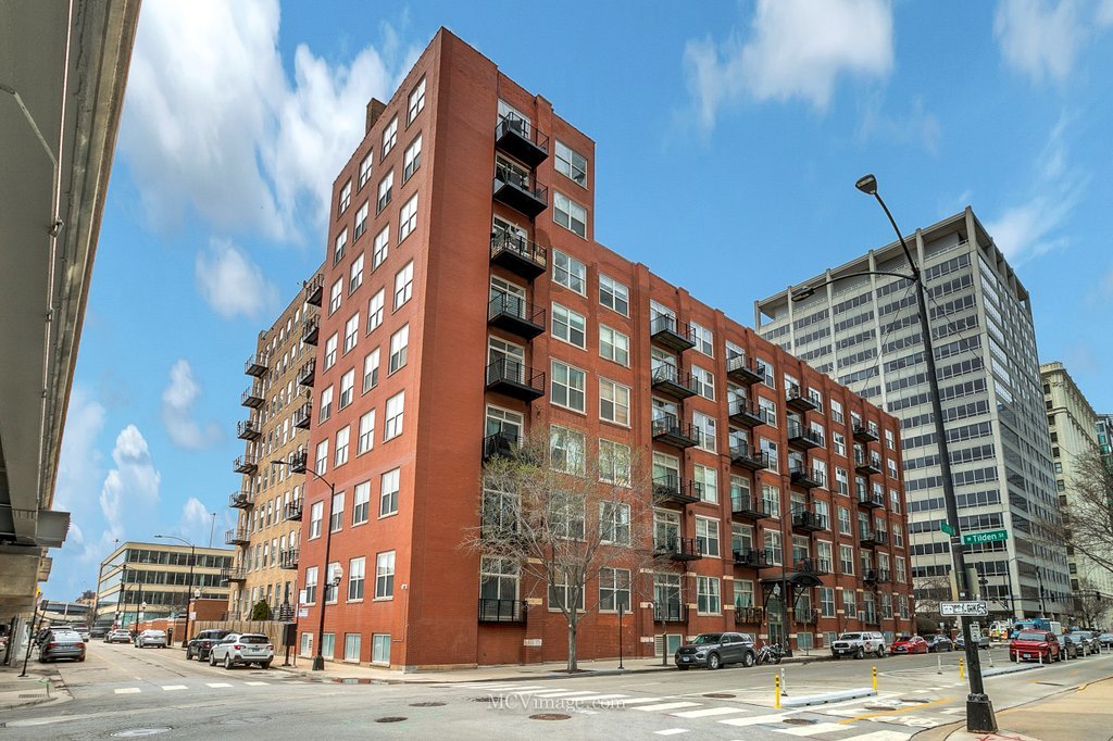 420 S CLINTON Street 803A