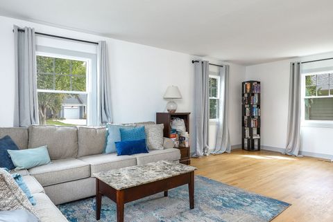 Tiny photo for 931 Shady Grove Lane, Buffalo Grove, IL 60089 (MLS # 12481121)