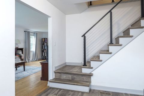 Tiny photo for 931 Shady Grove Lane, Buffalo Grove, IL 60089 (MLS # 12481121)