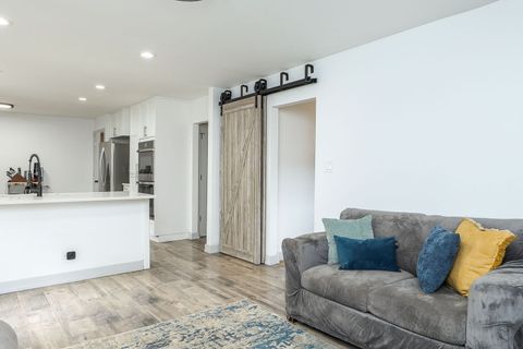 Tiny photo for 931 Shady Grove Lane, Buffalo Grove, IL 60089 (MLS # 12481121)