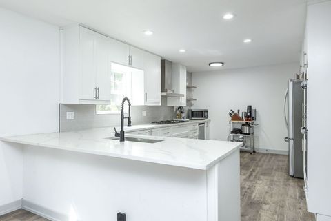 Tiny photo for 931 Shady Grove Lane, Buffalo Grove, IL 60089 (MLS # 12481121)