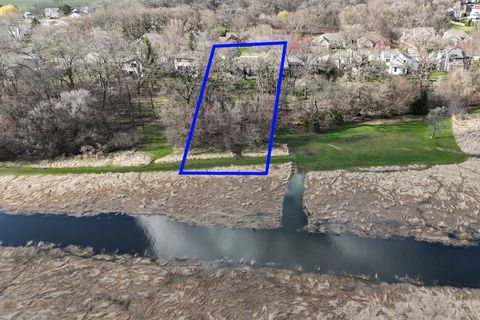 Tiny photo for 674 Wood Creek Drive, Antioch, IL 60002 (MLS # 12614427)