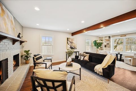 Tiny photo for 898 Bridlegate Lane, Northfield, IL 60093 (MLS # 12593376)