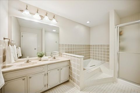 Tiny photo for 898 Bridlegate Lane, Northfield, IL 60093 (MLS # 12593376)