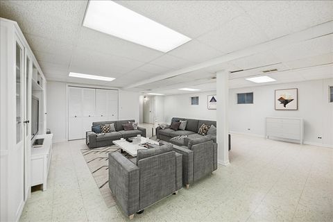 Tiny photo for 898 Bridlegate Lane, Northfield, IL 60093 (MLS # 12593376)