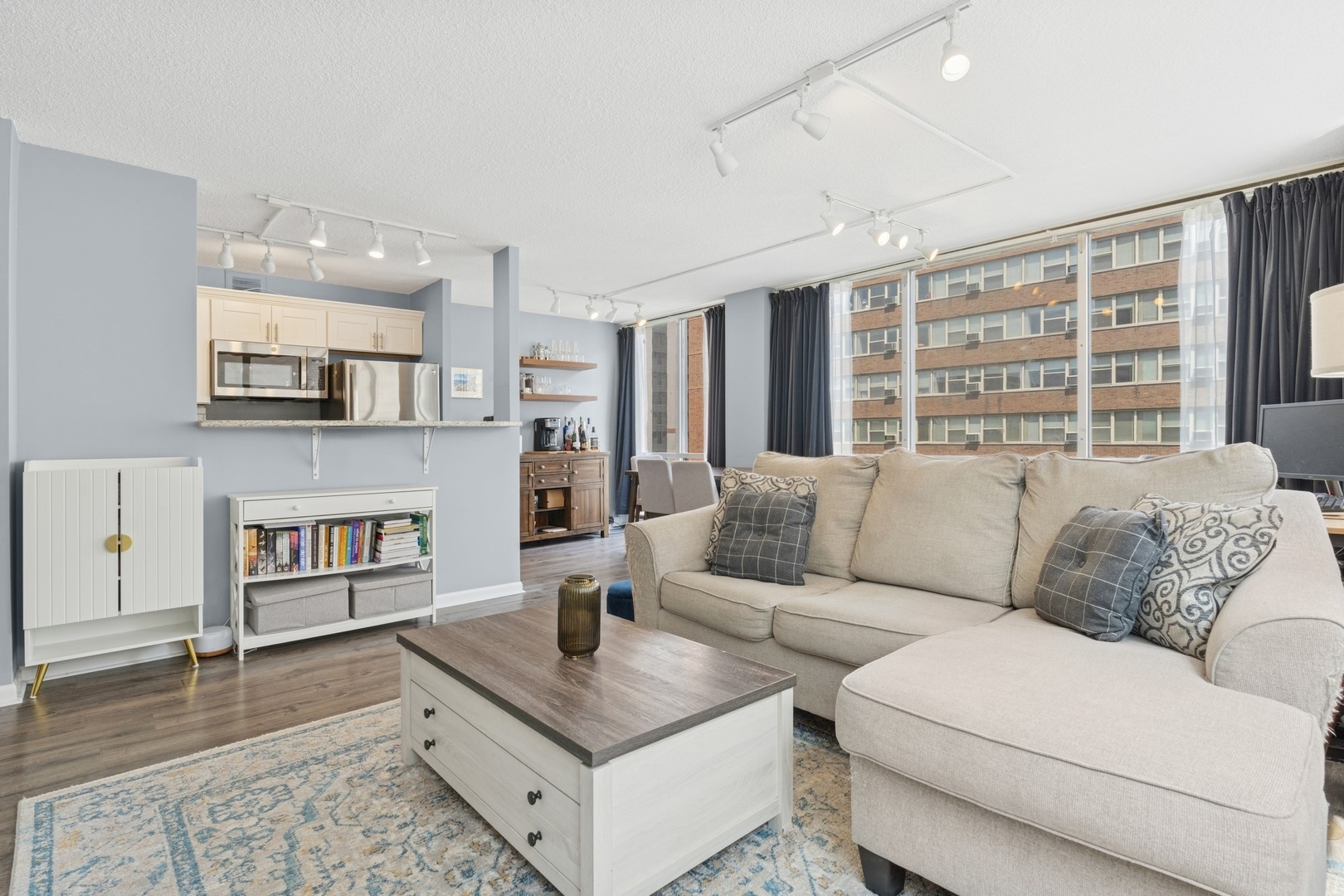 3110 N Sheridan Road 801