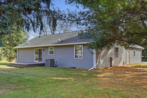 Tiny photo for 844 Hann Avenue, Dixon, IL 61021 (MLS # 12503033)