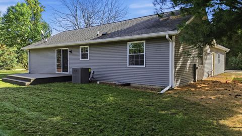 Tiny photo for 844 Hann Avenue, Dixon, IL 61021 (MLS # 12503033)