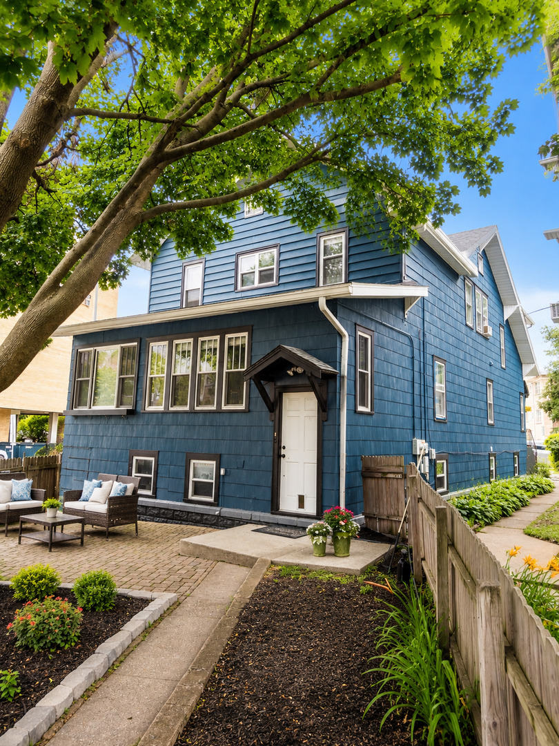 244 Des Plaines Avenue