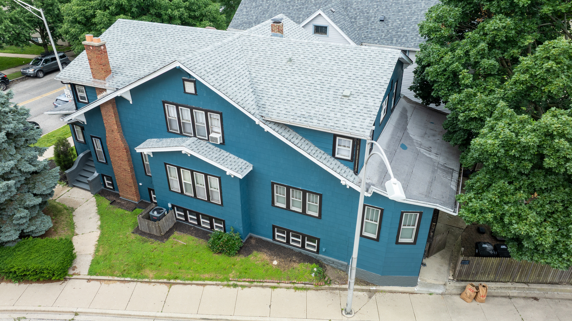 244 Des Plaines Avenue