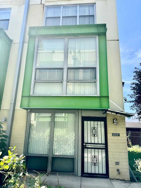 Photo of 2237 S Stewart Avenue, Chicago, IL 60616 (MLS # 12474913)