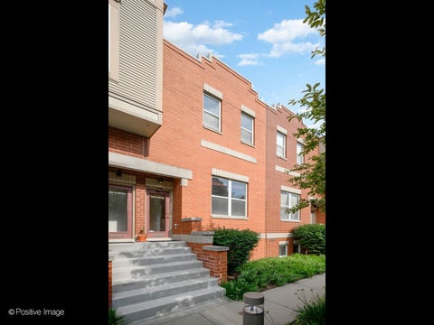 Photo of 3643 W CORNELIA Avenue #B, Chicago, IL 60618 (MLS # 12714755)
