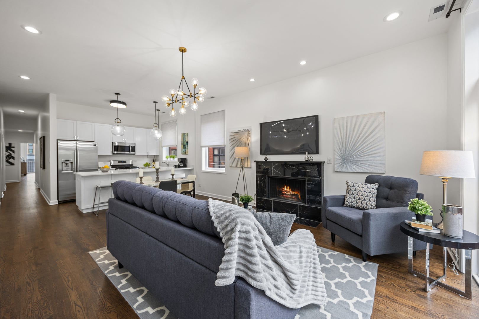 2020 W Pierce Avenue 8