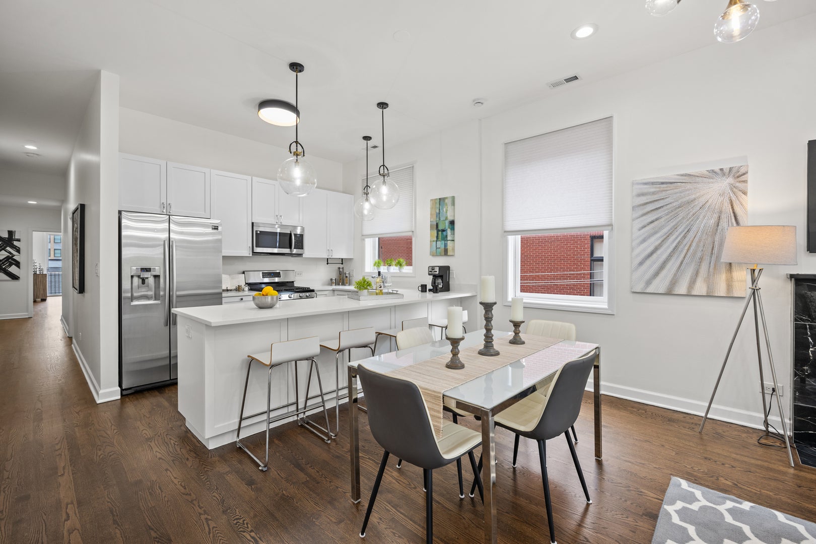 2020 W Pierce Avenue 8