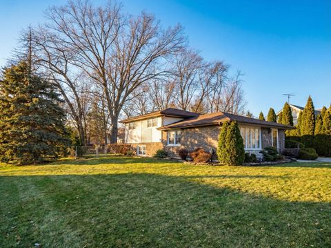 Tiny photo for 8103 Gladys Lane, Palos Hills, IL 60465 (MLS # 12566489)