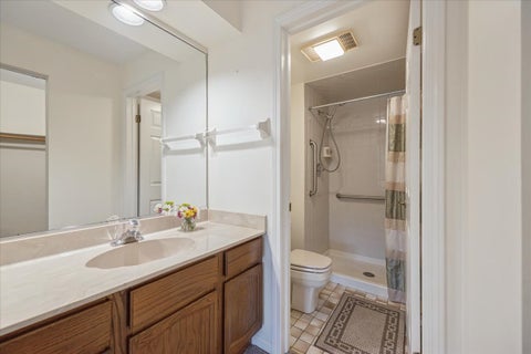 Tiny photo for 546 Banyon Lane #B, La Grange, IL 60525 (MLS # 12721910)