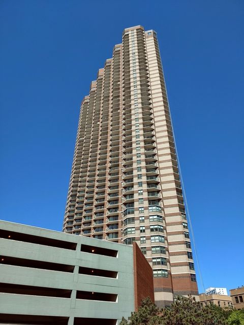 3660 N Lake Shore Drive 2908 Chicago IL 60613