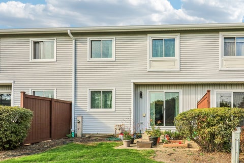 Tiny photo for 335 Dogwood Terrace, Buffalo Grove, IL 60089 (MLS # 12791719)