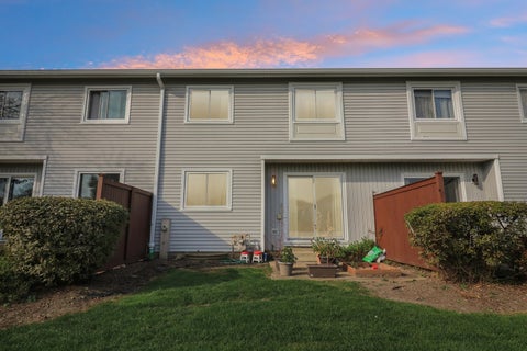 Tiny photo for 335 Dogwood Terrace, Buffalo Grove, IL 60089 (MLS # 12791719)