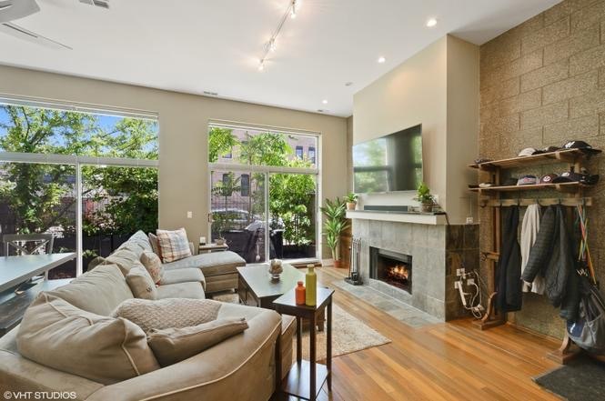 902 N Elston Avenue 102