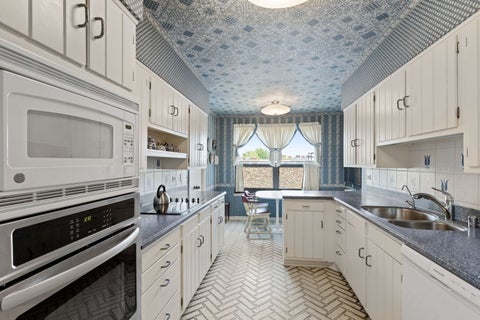 Tiny photo for 1501 N State Parkway #5A, Chicago, IL 60610 (MLS # 12710201)