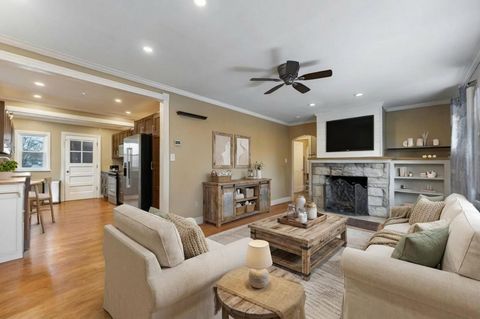 Tiny photo for 271 Oakwood Drive, Wood Dale, IL 60191 (MLS # 12542981)