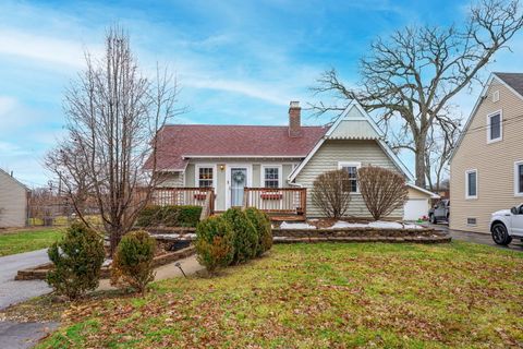 Photo of 271 Oakwood Drive, Wood Dale, IL 60191 (MLS # 12542981)