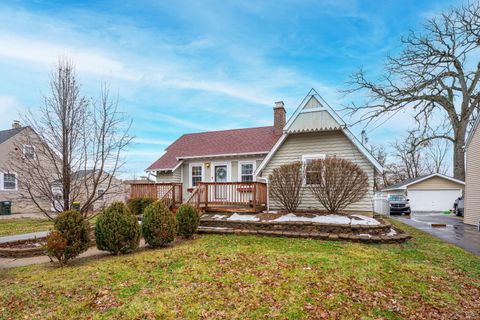 Tiny photo for 271 Oakwood Drive, Wood Dale, IL 60191 (MLS # 12542981)