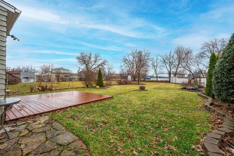 Tiny photo for 271 Oakwood Drive, Wood Dale, IL 60191 (MLS # 12542981)