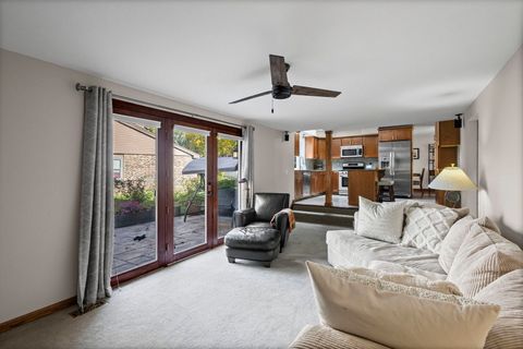 Tiny photo for 1515 S Harvard Avenue, Arlington Heights, IL 60005 (MLS # 12495739)