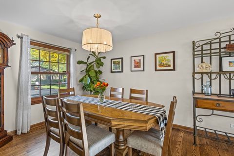 Tiny photo for 1515 S Harvard Avenue, Arlington Heights, IL 60005 (MLS # 12495739)