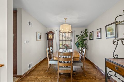 Tiny photo for 1515 S Harvard Avenue, Arlington Heights, IL 60005 (MLS # 12495739)