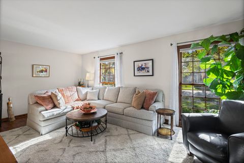 Tiny photo for 1515 S Harvard Avenue, Arlington Heights, IL 60005 (MLS # 12495739)