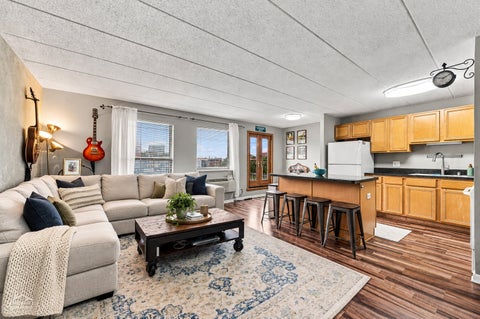 Tiny photo for 711 W Gordon Terrace #310, Chicago, IL 60613 (MLS # 12756212)