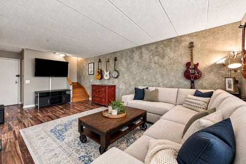 Tiny photo for 711 W Gordon Terrace #310, Chicago, IL 60613 (MLS # 12756212)