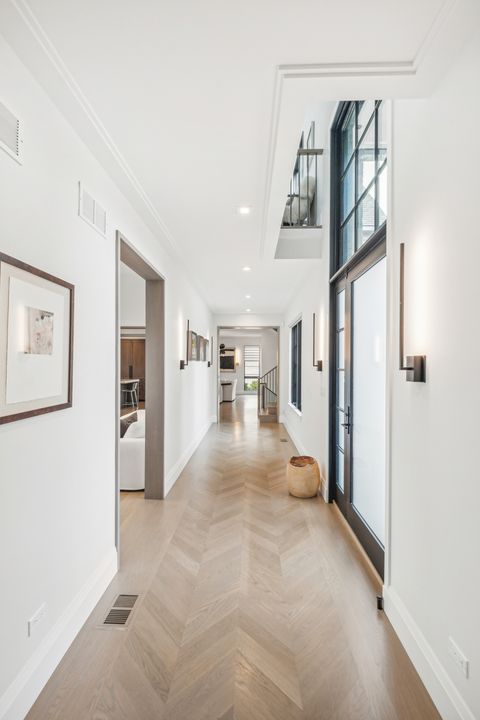 Tiny photo for 411 Woodland Court, Glenview, IL 60025 (MLS # 12576964)