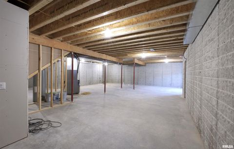 Tiny photo for 404 Crossroads Avenue, Camanche, IA 52730 (MLS # QC4268509)