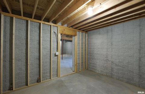 Tiny photo for 404 Crossroads Avenue, Camanche, IA 52730 (MLS # QC4268509)