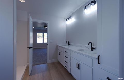 Tiny photo for 404 Crossroads Avenue, Camanche, IA 52730 (MLS # QC4268509)