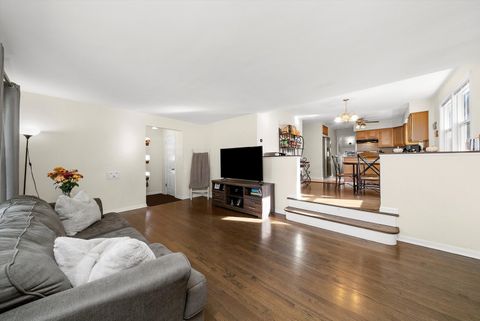 Tiny photo for 10429 S Keeler Avenue, Oak Lawn, IL 60453 (MLS # 12526119)