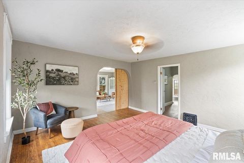 Tiny photo for 301 N 1ST Street, Long Grove, IA 52756 (MLS # QC4267545)