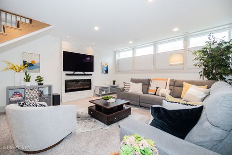 Tiny photo for 1221 E 46th Street #1, Chicago, IL 60653 (MLS # 12500720)