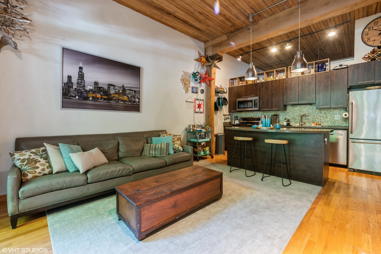 2333 W St Paul Avenue 121