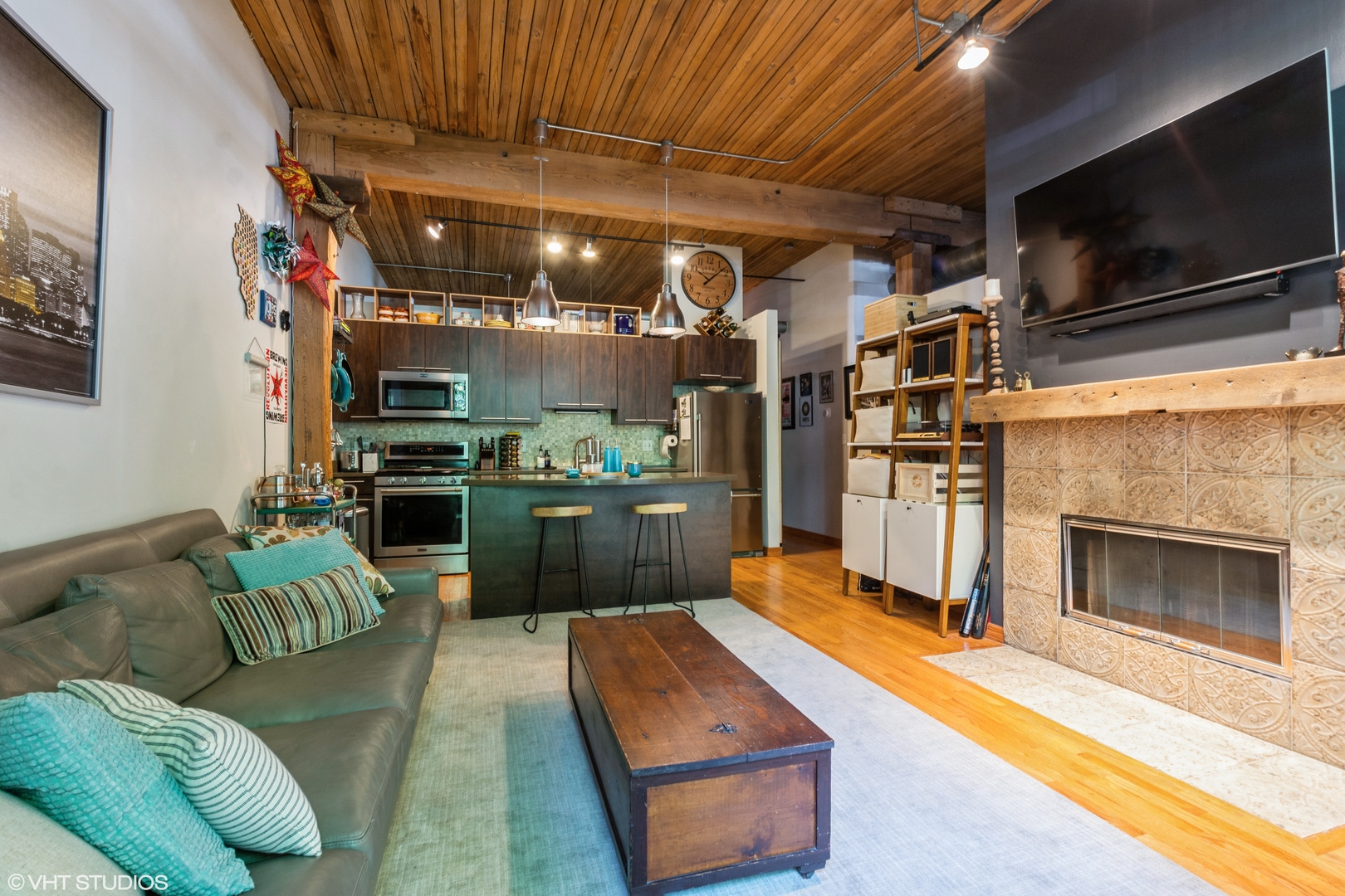 2333 W St Paul Avenue 121